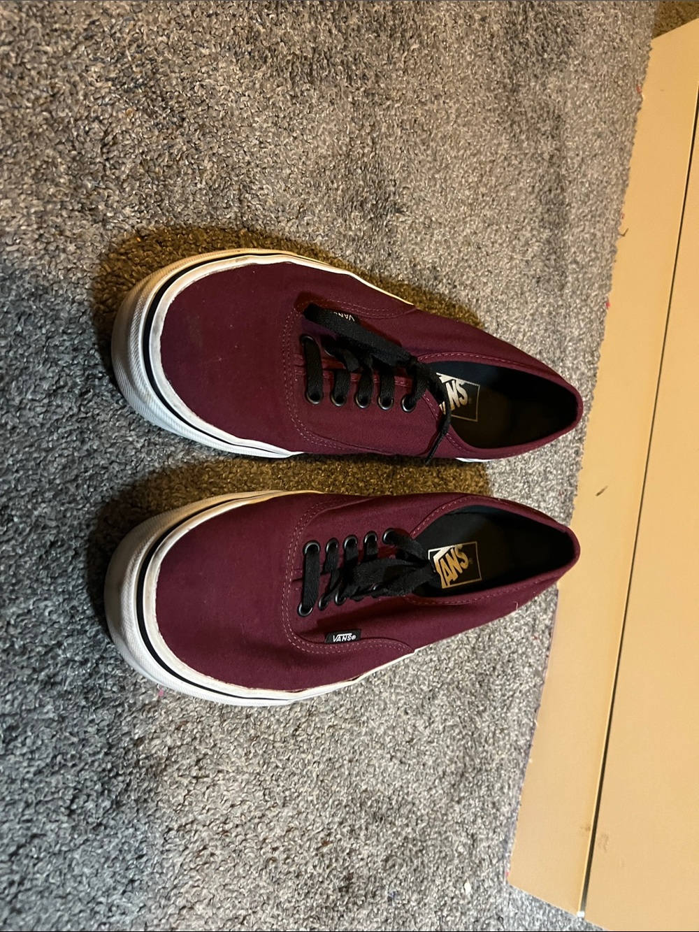 Vans Men’s Low-Top Canvas Sneakers in Burgundy with Black Laces - Picture 5 of 7